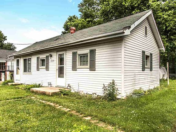 2nd image of 5039 N Lakeside Pl