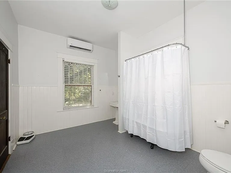 206 S Sims Ave — Photo 4