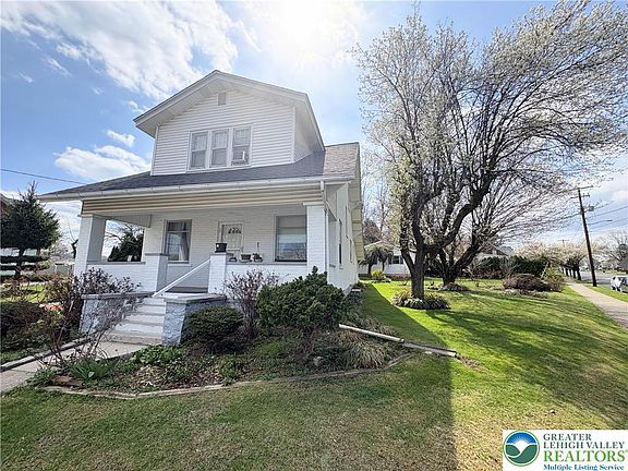 2nd image of 2120 Butztown Rd
