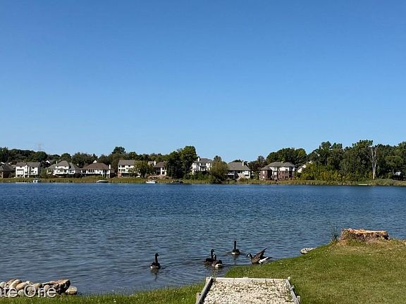 5th image of 2910 Loon Dr