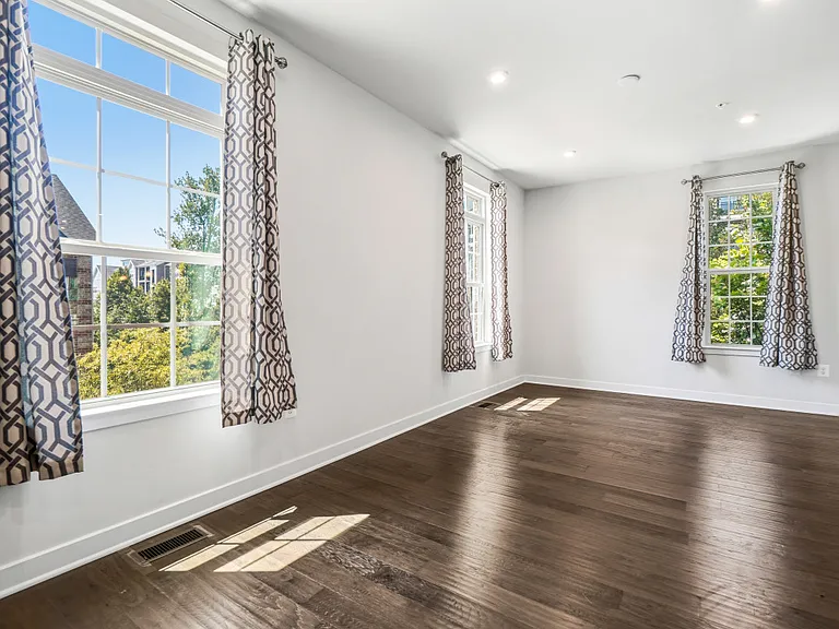 8015 Spring Arbor Dr — Photo 10