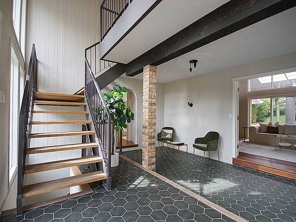 5th image of 424 New Dundee Rd