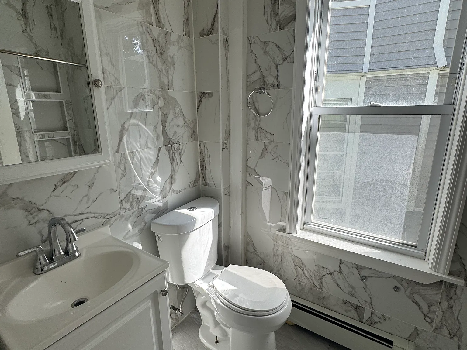 2 bed, 700 sqft, $2,820 — Photo 4