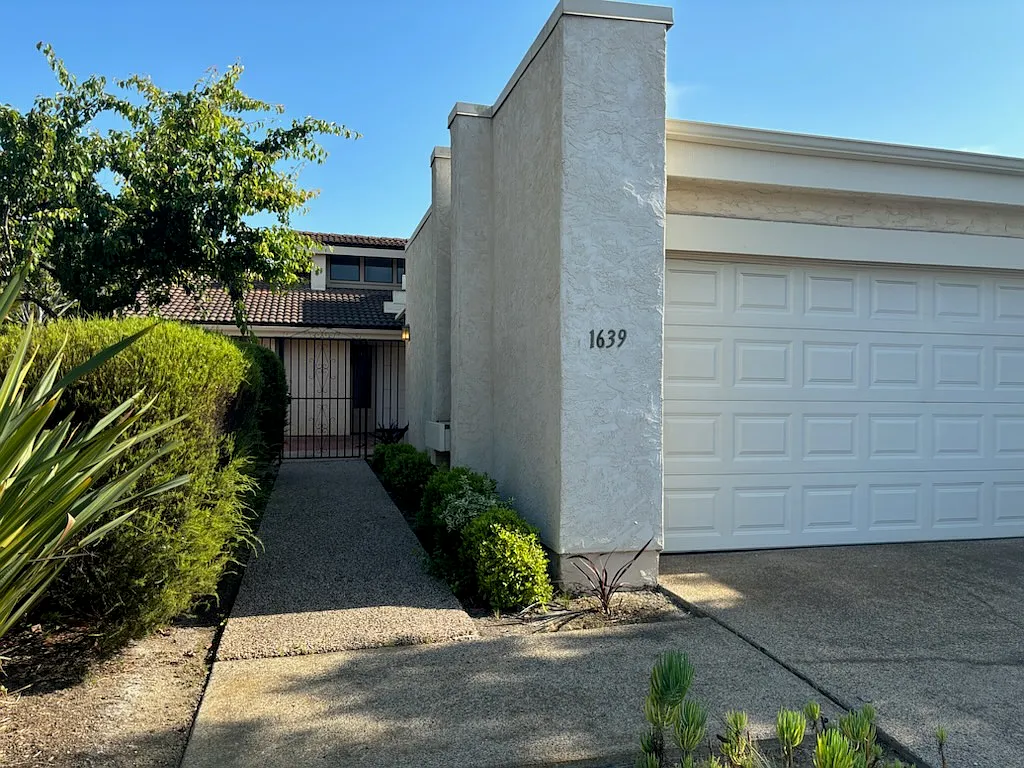 2 bed, 1670 sqft, $4,500 — Photo 1