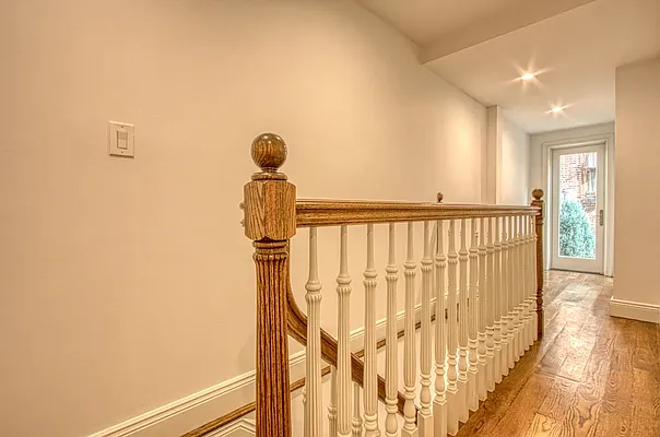 Rented by eRealty Advisors USA Inc | media 22