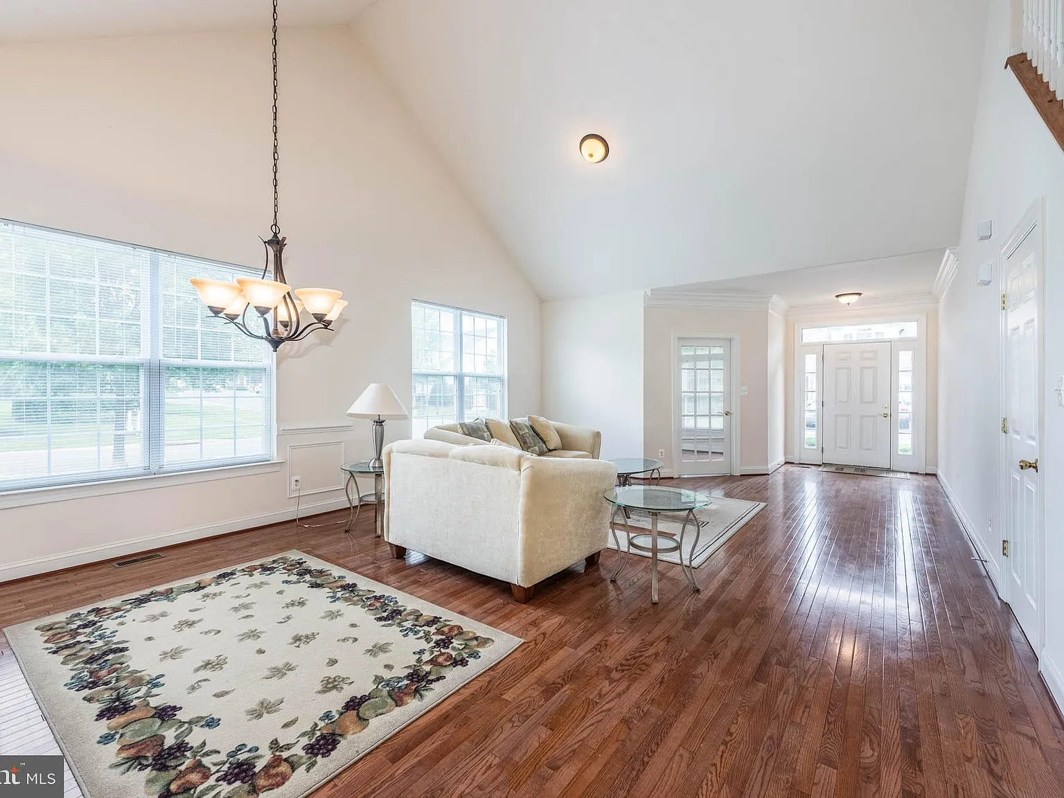 3 bed, 3.0 bath, 2990 sqft, $3,600 — Photo 3