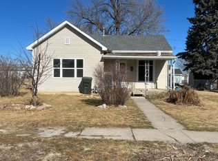 308 E 7th St, Minden, NE 68959