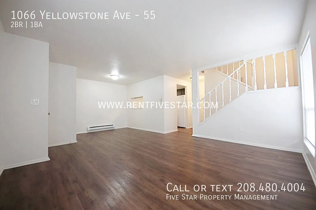Centrally Located Townhouse with Fiber Optic Internet Included! — Photo 4