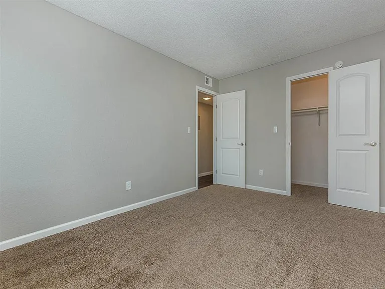 La Veta Grand Apartments — Photo 22