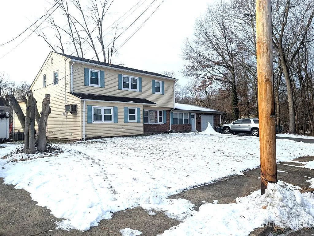726 W Milton Ave photo 1