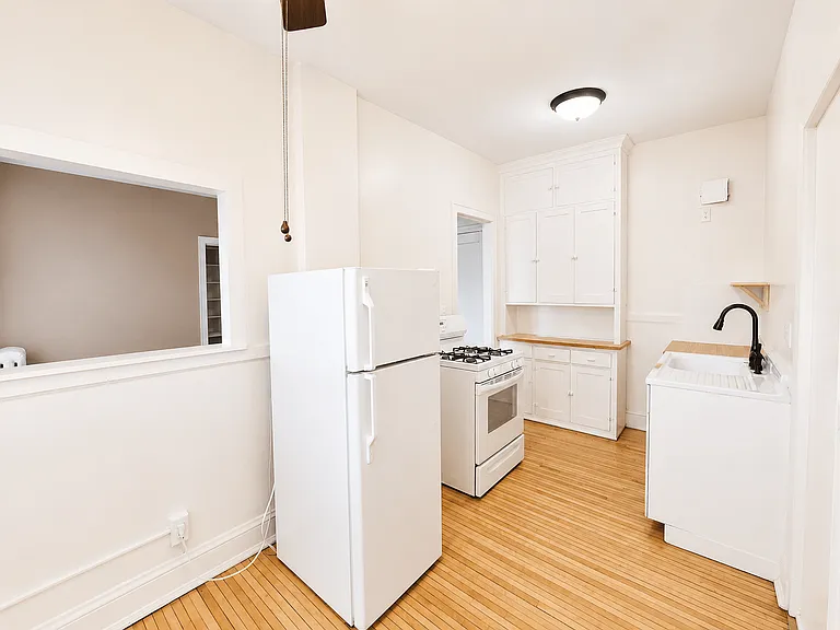 Grand and Dale Apartments — Photo 71