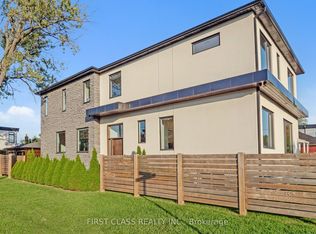 1047 Meredith Ave, Mississauga, ON L5E 2C6