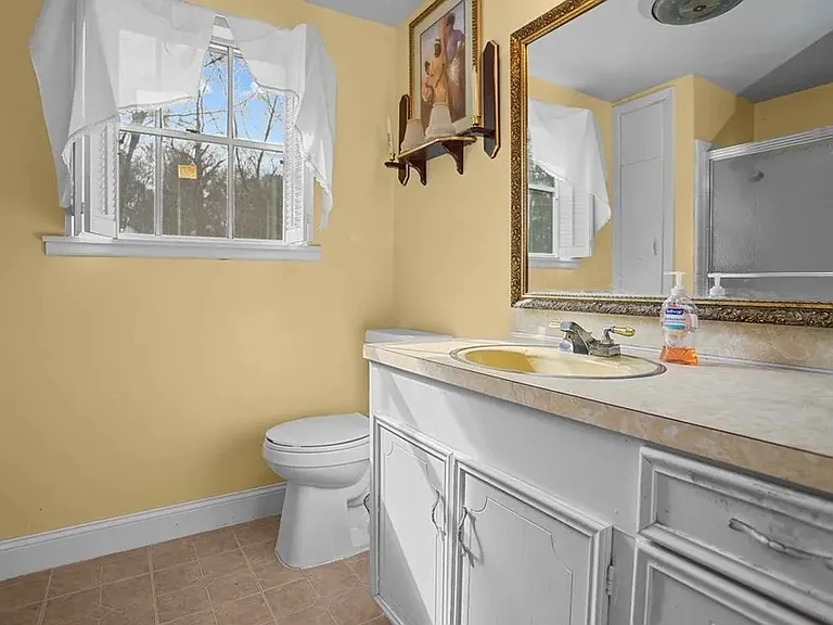 1310 Spring Valley Dr — Photo 13
