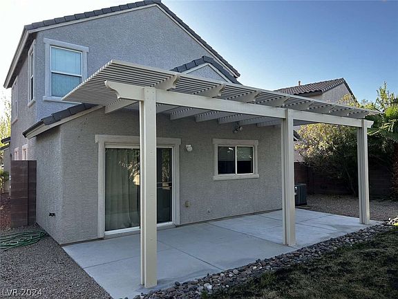 2nd image of 2035 Digger Pine Dr