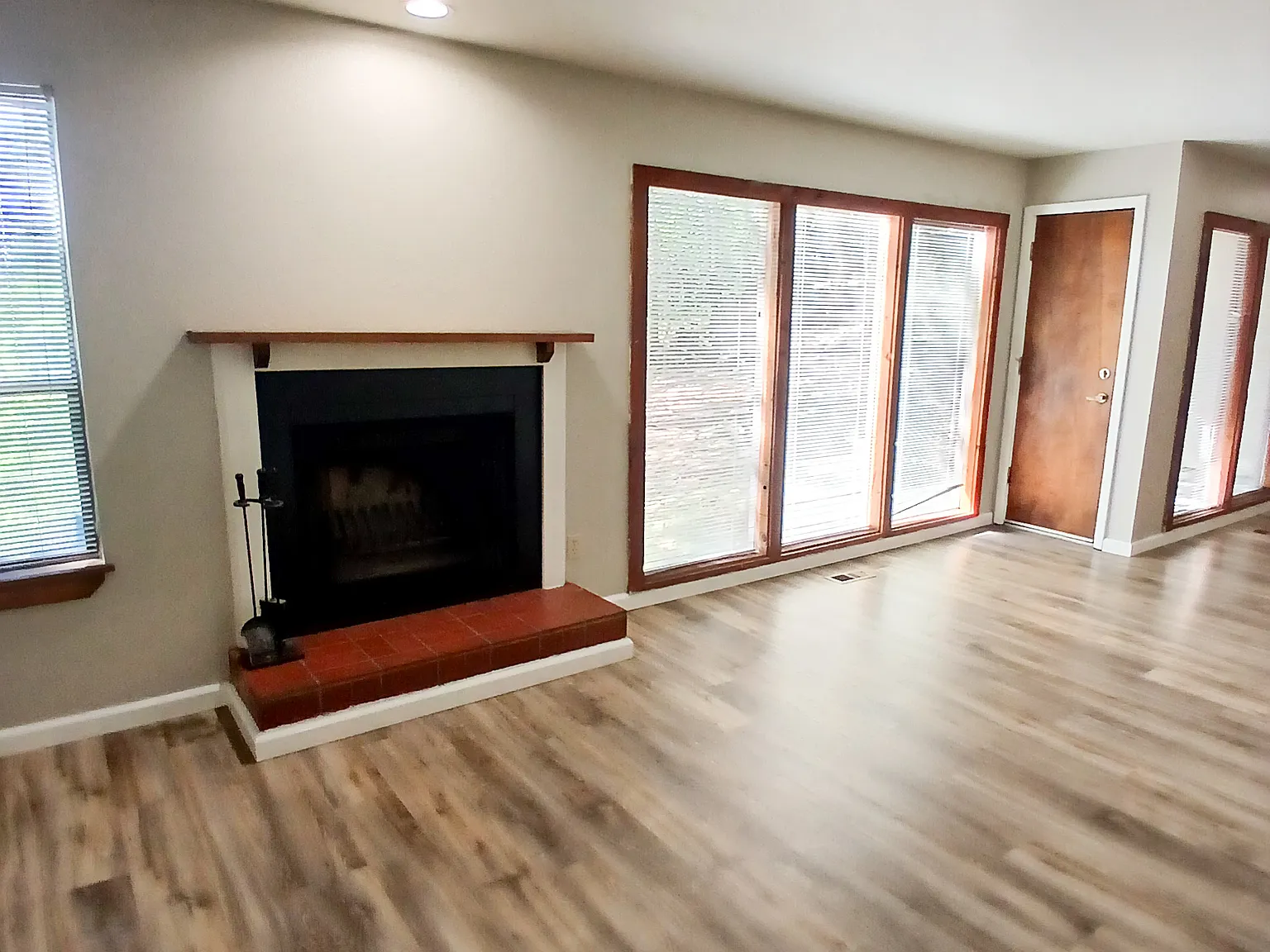 2 bed, 1044 sqft, $1,750 — Photo 2