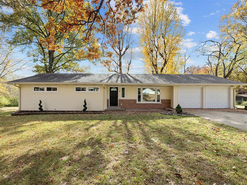 1st image of 7 Rolling Hills Dr