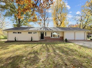 7 Rolling Hills Dr, Florissant, MO 63033