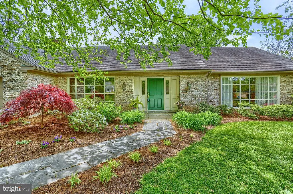 1276 Meadowbrook Rd photo 1