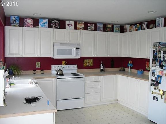 4th image of 16069 SW Milan Ln