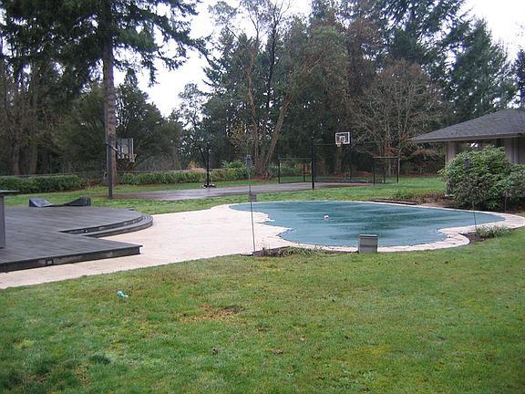 3rd image of 10815 Interlaaken Dr SW