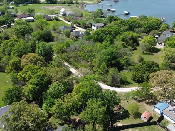 717 Hillside Dr, West Tawakoni, TX 75474