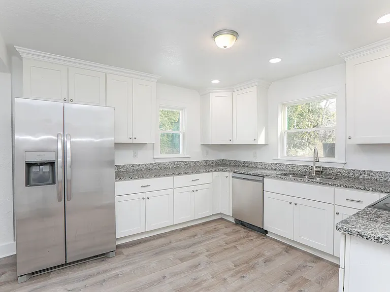 1609 Richmond Ave — Photo 10