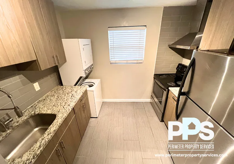 221 Lampkin St NE #6