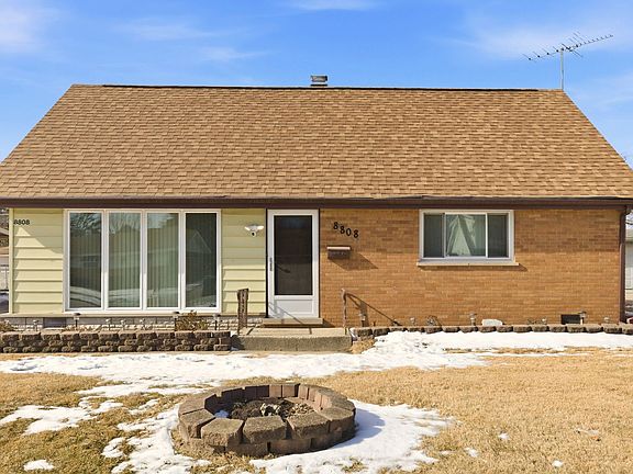 2nd image of 8808 Cranbrook Ln