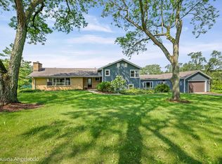 22406 N Bertha Ln, Barrington, IL 60010