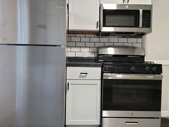3rd image of 735 Crosby St NW Unit 1