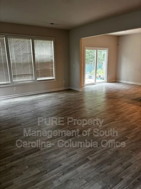 4 bed, 2.5 bath, 2246 sqft, $1,975 — Photo 2