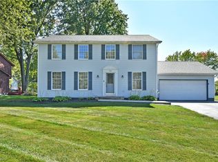 236 Greenbriar Dr, Cortland, OH
