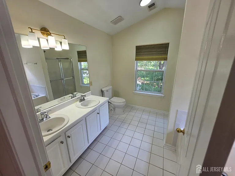1301 Dahlia Cir — Photo 11