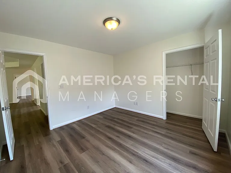 21880 Eastern Valley Rd — Photo 15