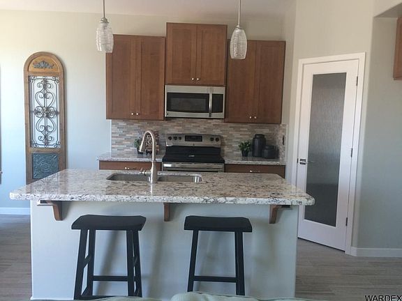 4th image of 761 Malibu Cres