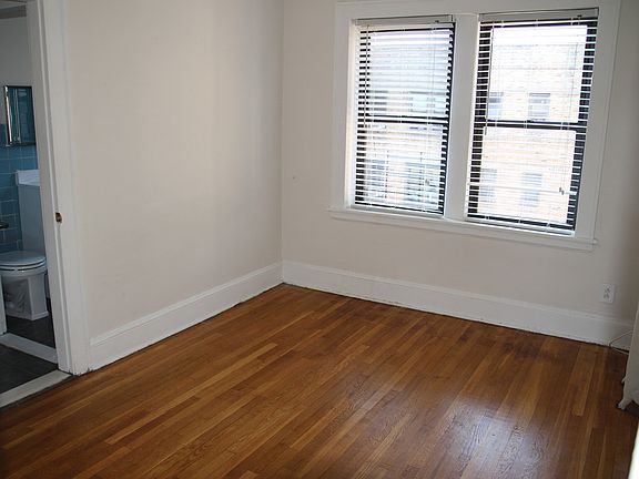 3rd image of 2052 31st St APT D2