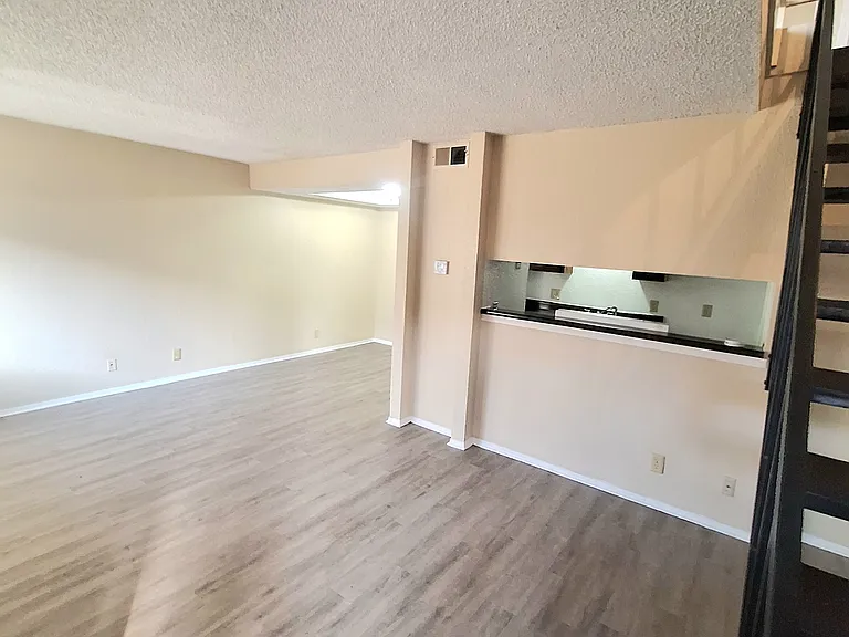 2217 E 66th Pl #910 — Photo 5