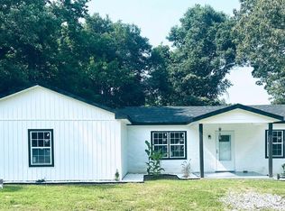 207 Poplar St, Bolivar, TN 38008