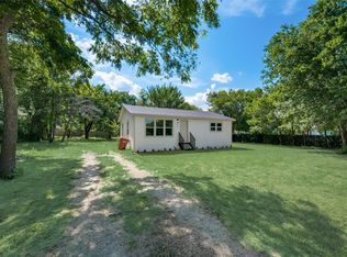 207 N 2nd St, Celeste, TX 75423