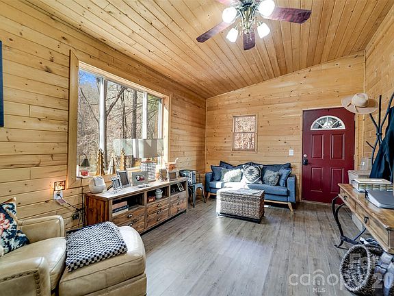 3rd image of 67 Watauga Heights Rd