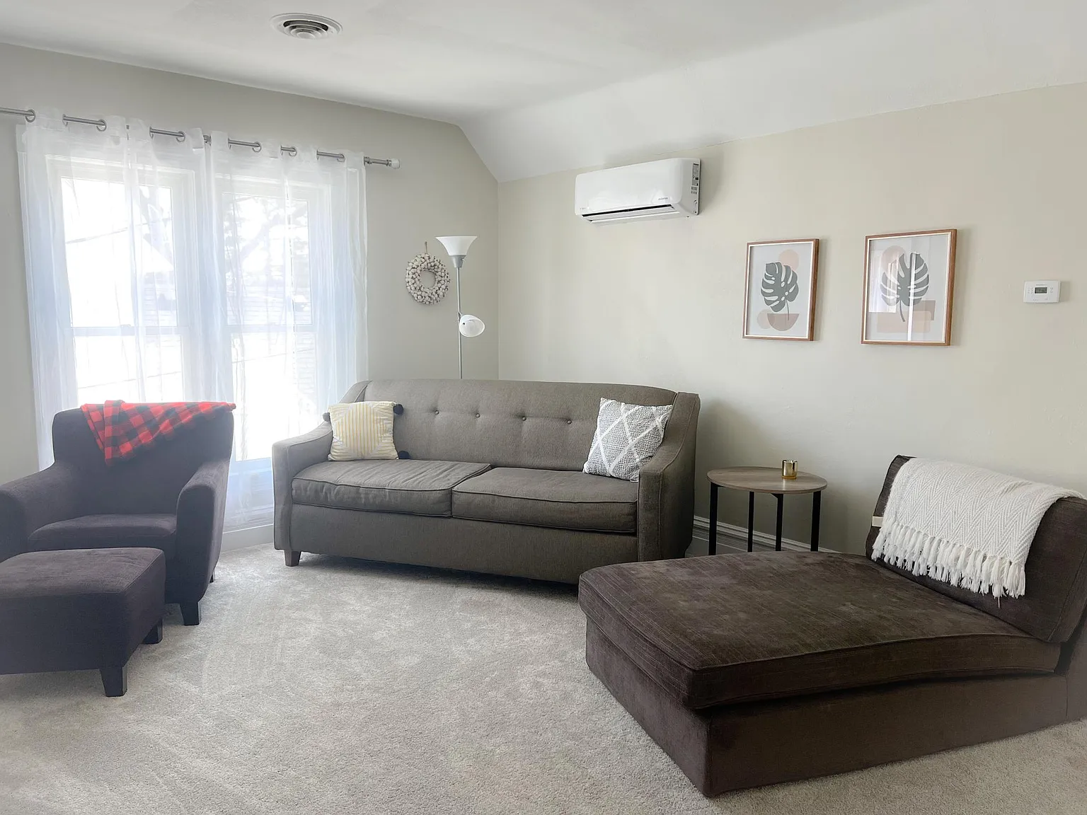 2 bed, 1050 sqft, $2,100 — Photo 2