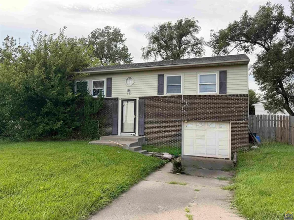 942 SE 37th St, Topeka, KS 66605