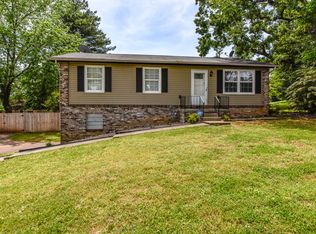 410 Smokey Mountain Dr, Maryville, TN 37801