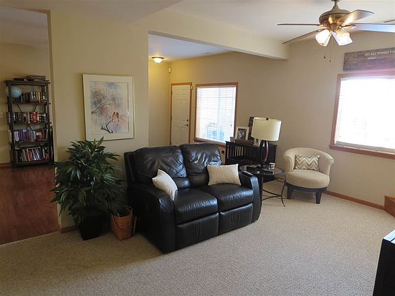 3rd image of 1316 Lindsay Way