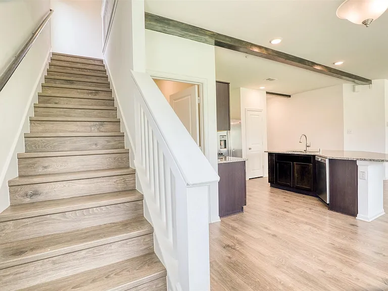 407 Magnolia St — Photo 16