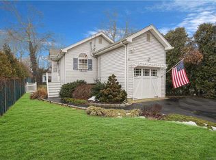 27 Stephani Ave, East Patchogue, NY 11772