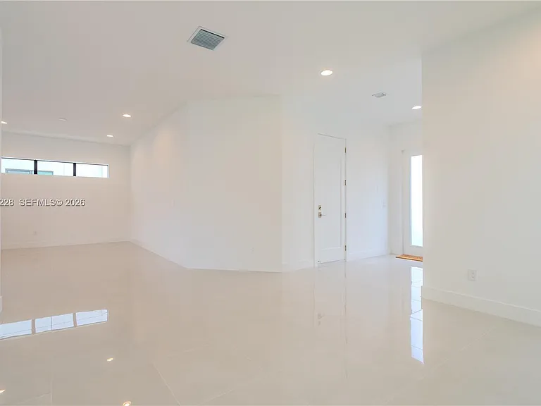 1427 SW 23rd St — Photo 18