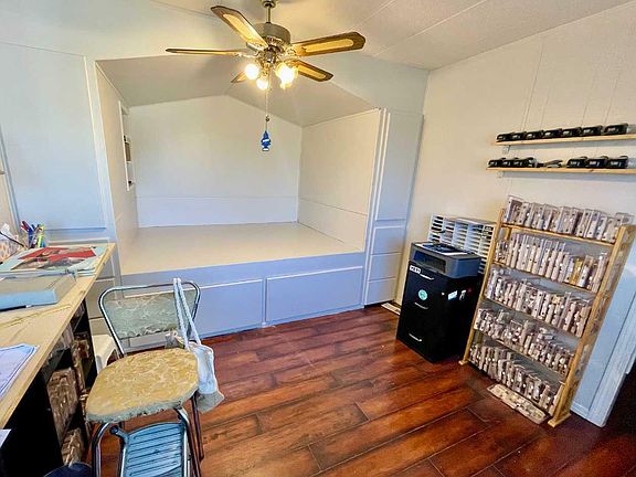 3rd image of 19-1609 14th St #19