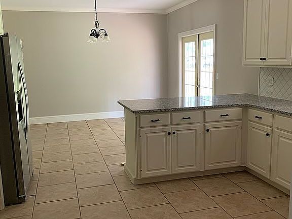 4th image of 1601 Shane Cir