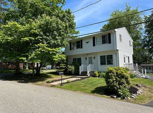 8 Carolyn St, West Milford, NJ 07480